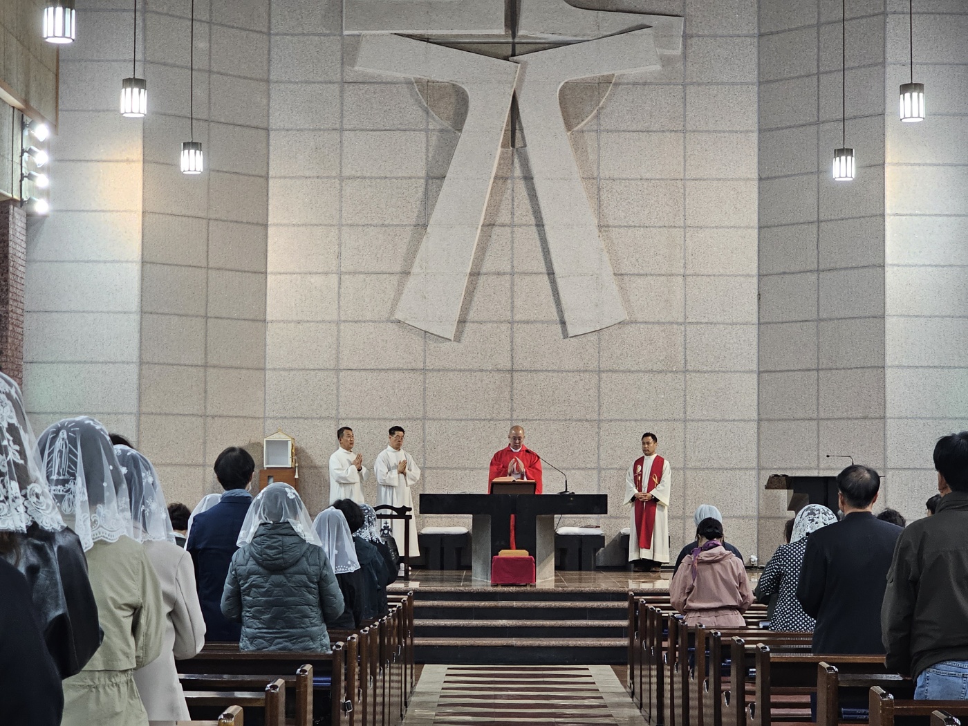신안동성당 자료실-25.04.18 성금요일 주님수난예식-68283652698.jpg