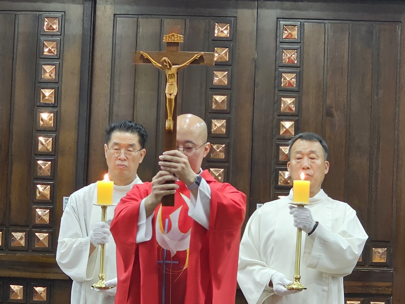 신안동성당 자료실-25.04.18 성금요일 주님수난예식-68283652686.jpg