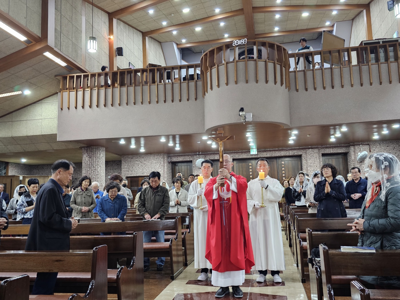 신안동성당 자료실-25.04.18 성금요일 주님수난예식-68283652684.jpg