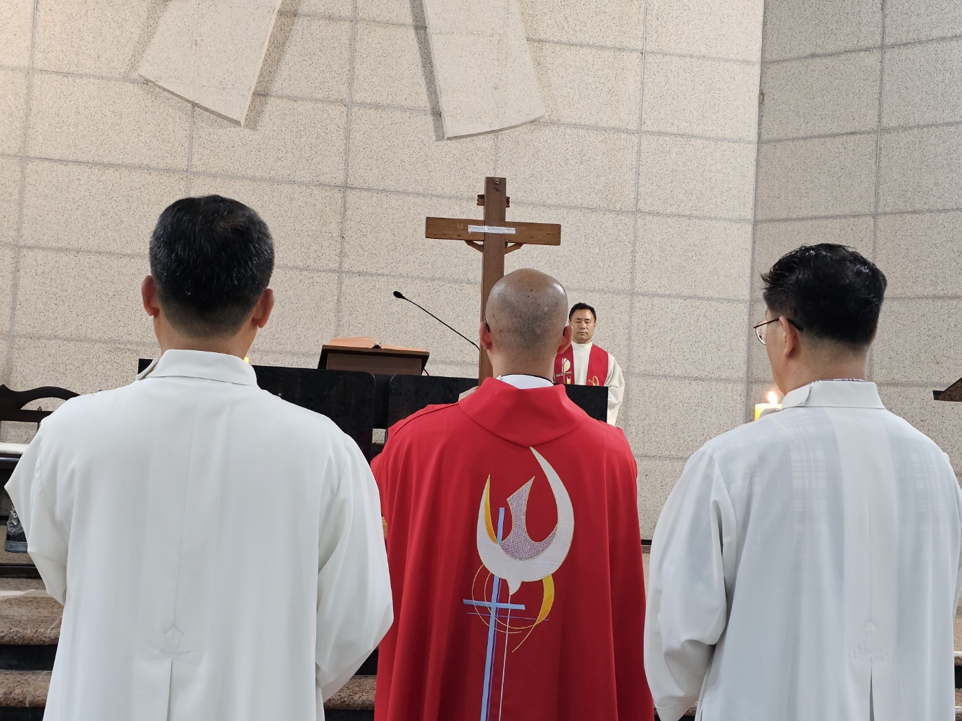 신안동성당 자료실-25.04.18 성금요일 주님수난예식-68283652680.jpg