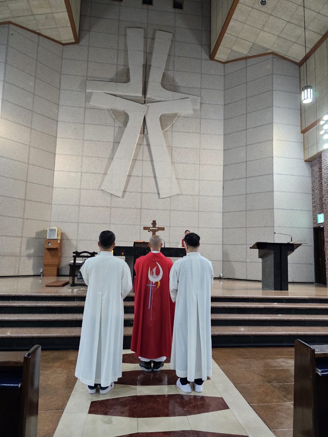 신안동성당 자료실-25.04.18 성금요일 주님수난예식-68283652709.jpg